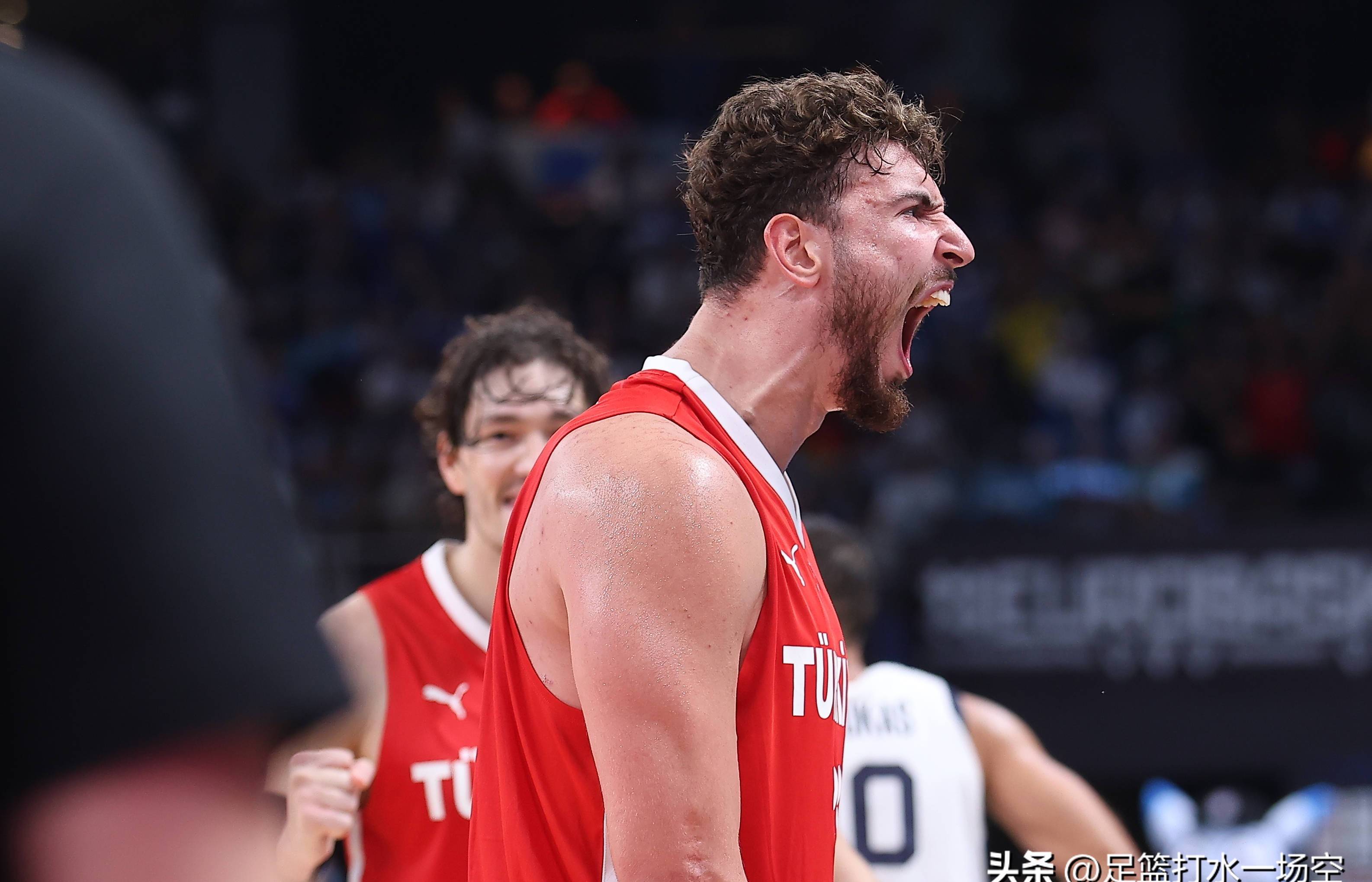 开云平台中国-赛地聚焦：欧篮联冲刺阶段热度飙升，多特蒙德更衣室发声，信心回归，更衣室氛围转暖的简单介绍