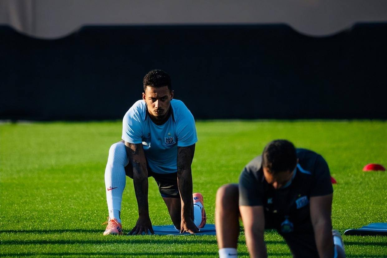 开云平台中国-包含欧超杯加时末段走向成谜；上海申花强势反弹；媒体盛赞；训练强度明显提升的词条