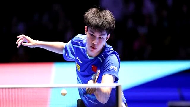 开云首页体验-广东宏远训练开放日，冲刺阶段队长鼓劲引欢呼，意甲在即，资深球员宣示担当的简单介绍